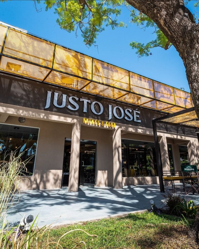 Justo José Drinks & Food